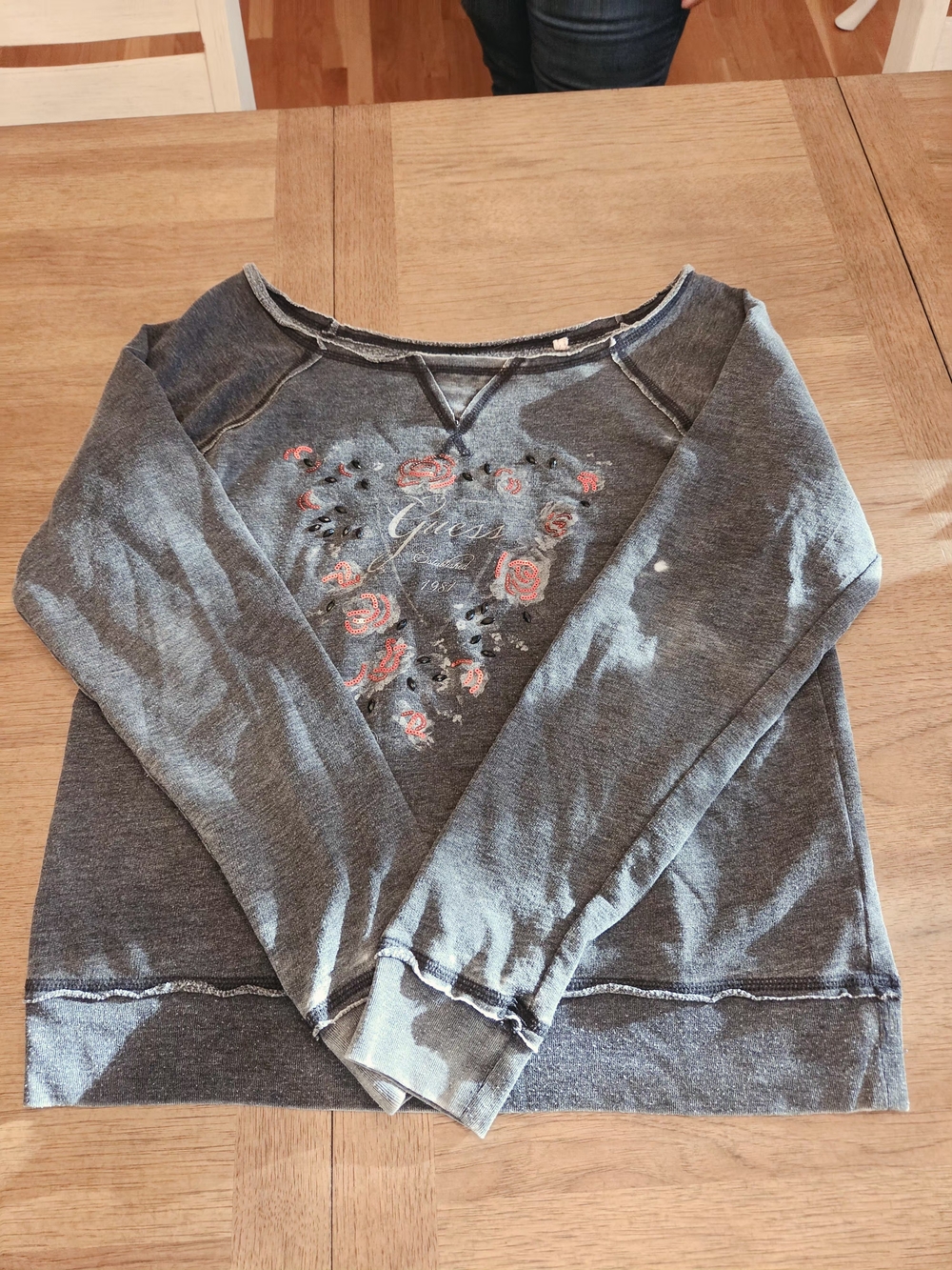 Guess Vintage Floral Heart Embroidered Off-The-Shoulder Sweatshirt - Medium